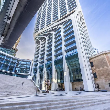 On Cloud Nine In Malta's Tallest Tower Апартаменты