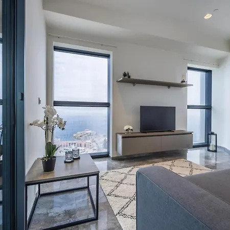 On Cloud Nine In Malta's Tallest Tower Apartamento *