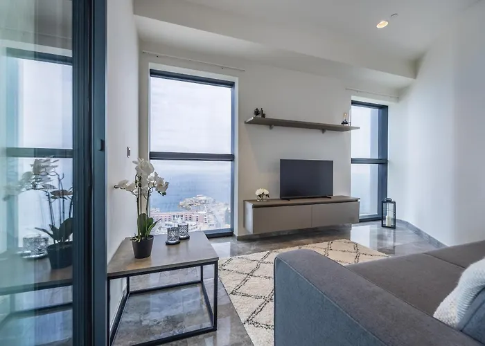 On Cloud Nine In Malta's Tallest Tower Апартаменты *