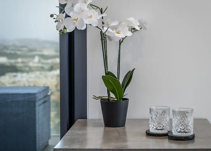 On Cloud Nine In Malta's Tallest Tower Апартаменты *
